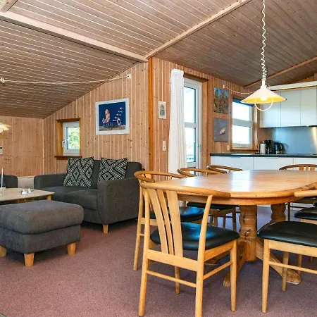Four-bedroom In 9 Hébergement de vacances Fanø